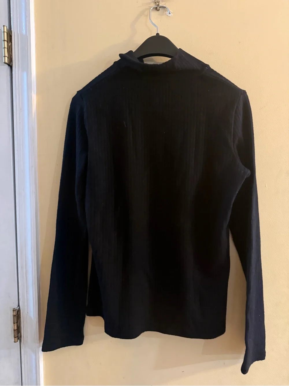 VINCE black cotton ribbed long-sleeve top features a quarter-zip closure, large